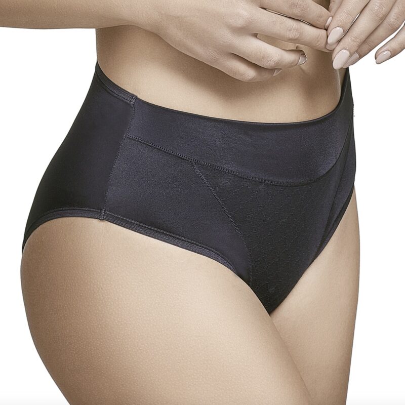 La braga Roxana de Selene es una pieza esencial para quienes buscan un equilibrio perfecto entre comodidad, sujeción y estilo refinado. Con un corte midi que proporciona una cobertura media-alta, esta prenda está pensada para adaptarse suavemente a la figura femenina, realzando sus formas sin oprimir. Fabricada con una mezcla de 83% poliamida y 17% elastano, ofrece una excelente elasticidad y suavidad al tacto, convirtiéndola en una opción ideal para el uso diario.